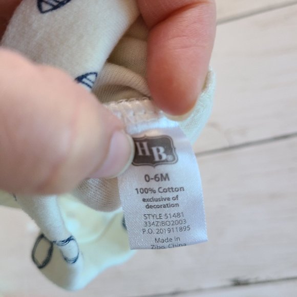 ♡ 5/$20 - HB Boy's White Football Print Beanie Hat 0-6 mo. - Picture 3 of 4